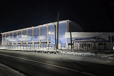 Построенный по госпрограмме в Асиновском районе Томской области ледовый корт принял первых посетителей